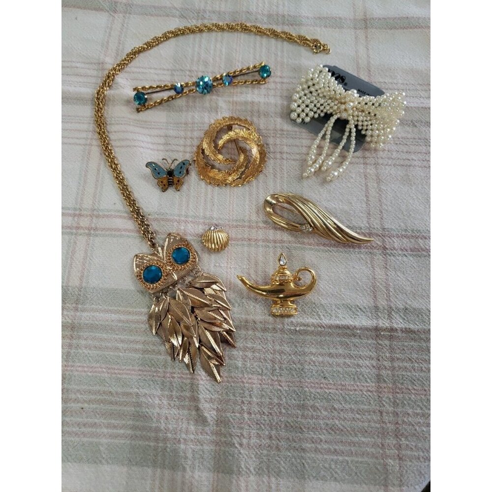 Vtg - Now Jewelry Lot Pins Brooches Necklace Gold Toned Rhinestones Estate Finds